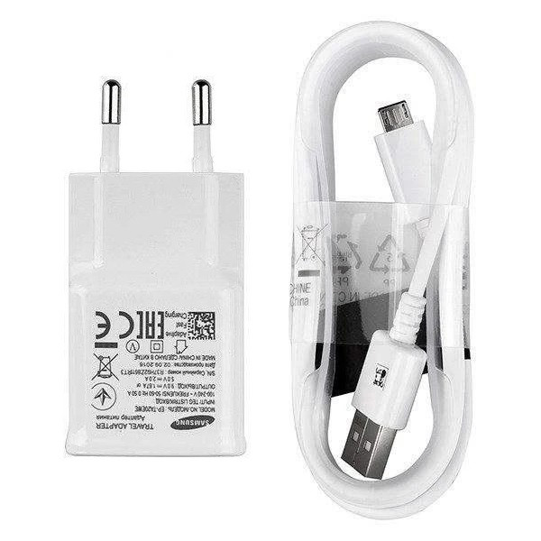 شارژر دیواری 15 وات مدل EP-TA600 به همراه کابل  USB