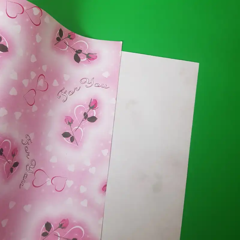 کاغذ کادو مدل گل و قلب