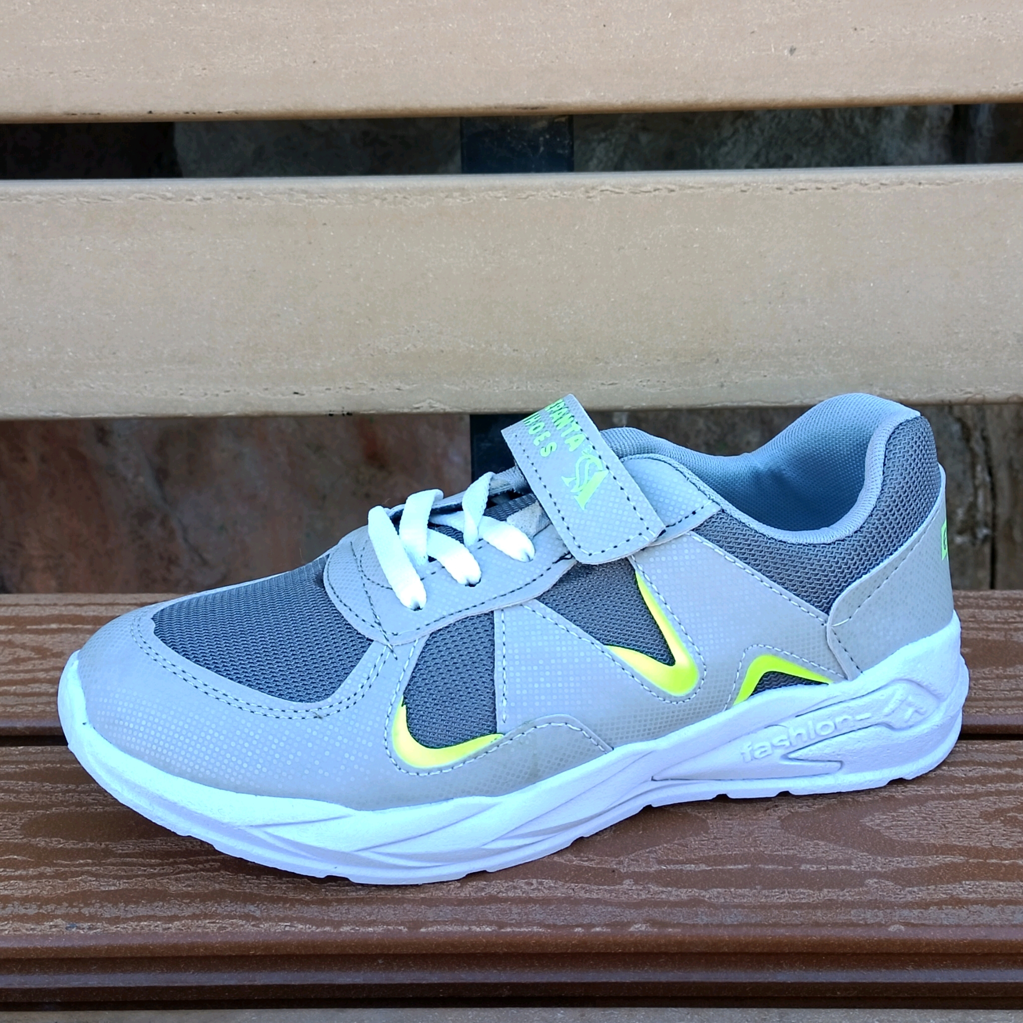 کفش راحتی بچگانه مدل آیسو کد T.A.J رنگ طوسی