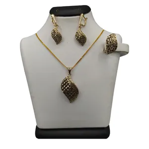 نیم ست طلا 18 عیار زنانه مدل قلم