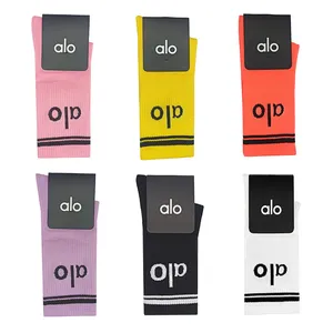 جوراب ورزشی ساق بلند زنانهمدل کش انگلیسی کد 1801 بسته 6 عددی