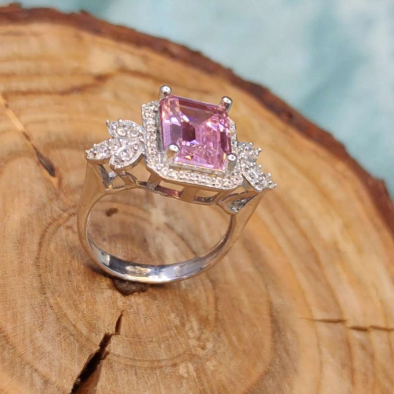 انگشتر نقره زنانه مدل امرالدکات نگین BARF 22