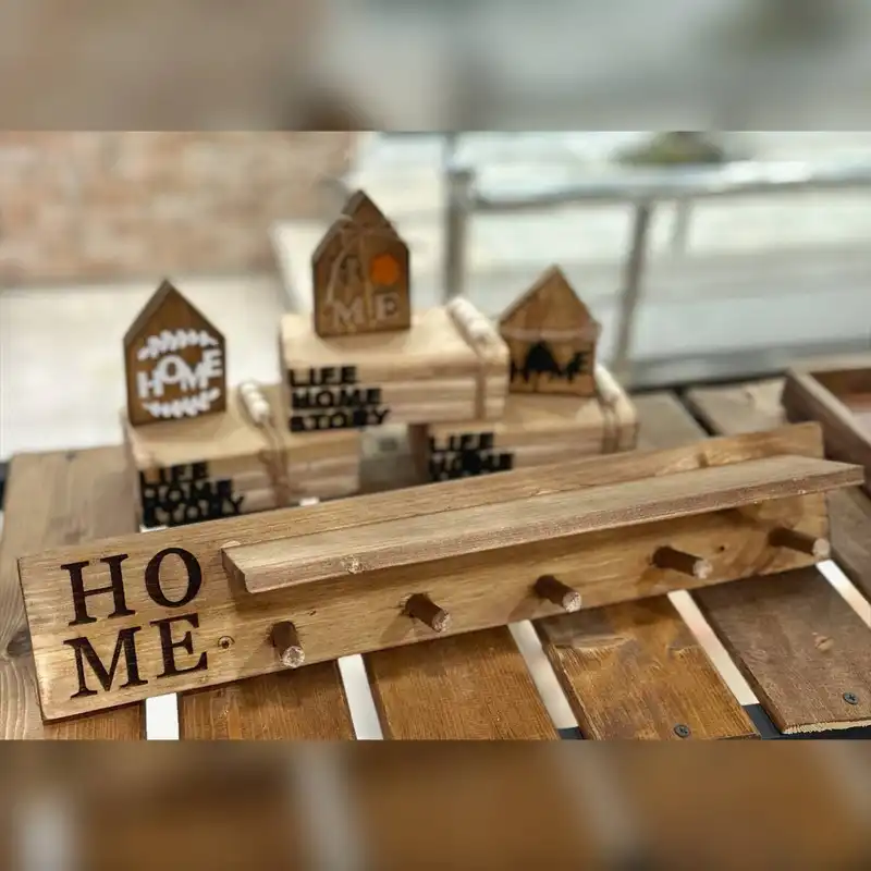 شلف دیواری طرح هوم