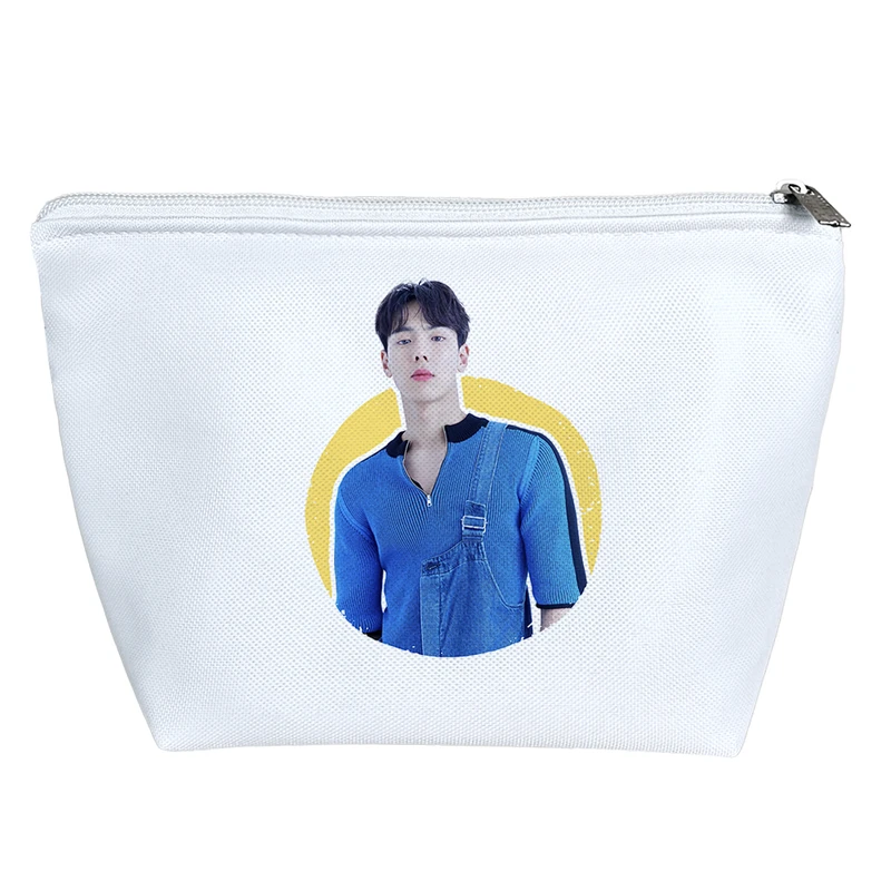 کیف لوازم آرایش دخترانه خندالو مدل شونو گروه موسیقی مانستا ایکس MONSTA X کد 2096