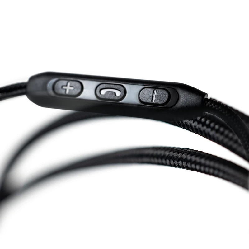 هندزفری توگوشی هیسکا مدل HK-717 RGB، با اتصال سیمی USB Type-C، درایور 10 میلی‌متری، نویز کنسلینگ بدنه و کلید مدیریت میزان صدا
