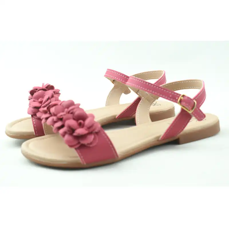 صندل دخترانه کلین مدل گلدار کد C-8545