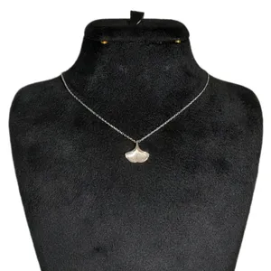 گردنبند نقره زنانه مدل دم وال کد 013