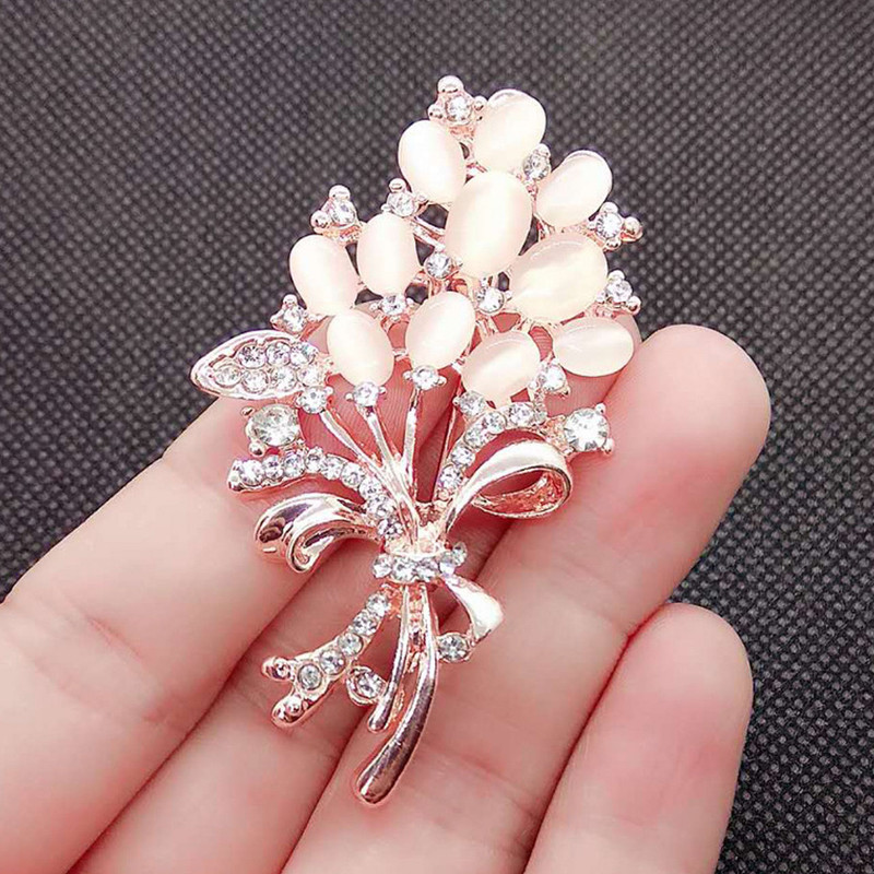 گل سینه زنانه مدل دسته گل کد 00582