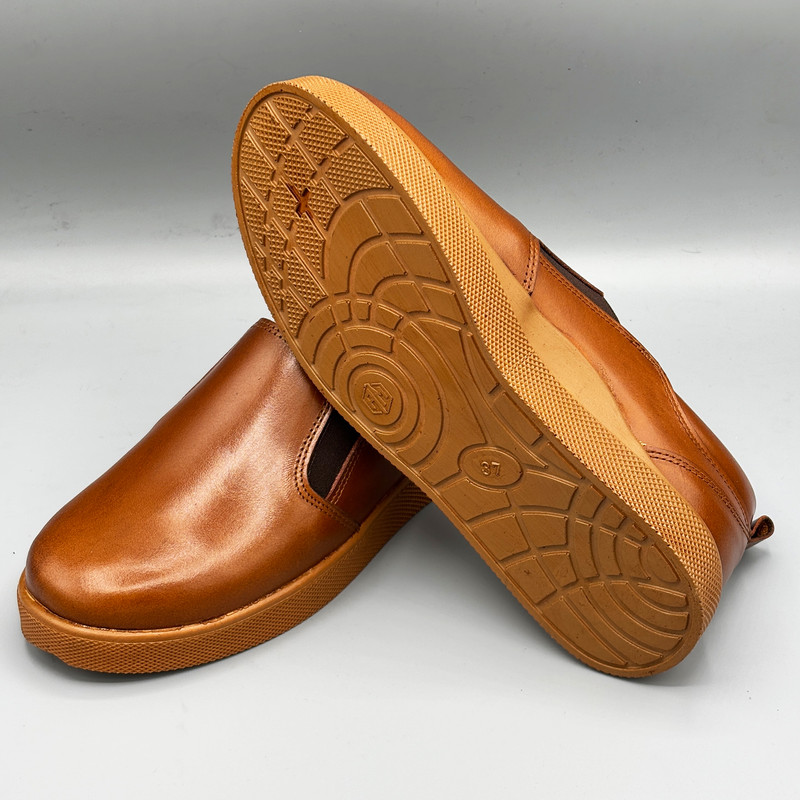 کفش طبی زنانه سی ینا مدل چرمی ساده کد 097