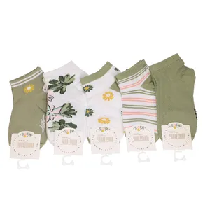 جوراب دخترانه مدل فانتزی مجموعه 5 عددی