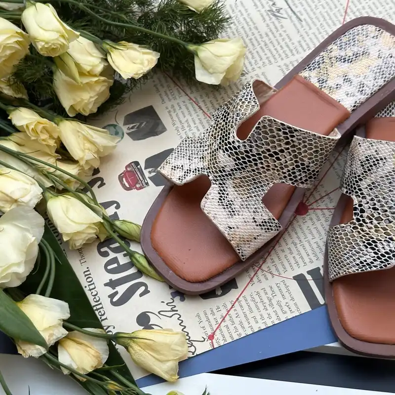 صندل زنانه نیکتا مدل پوست ماری کد CR