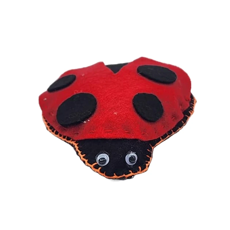 اسباب بازی سگ و گربه مدل عروسک نمدی طرح کفشدوزک