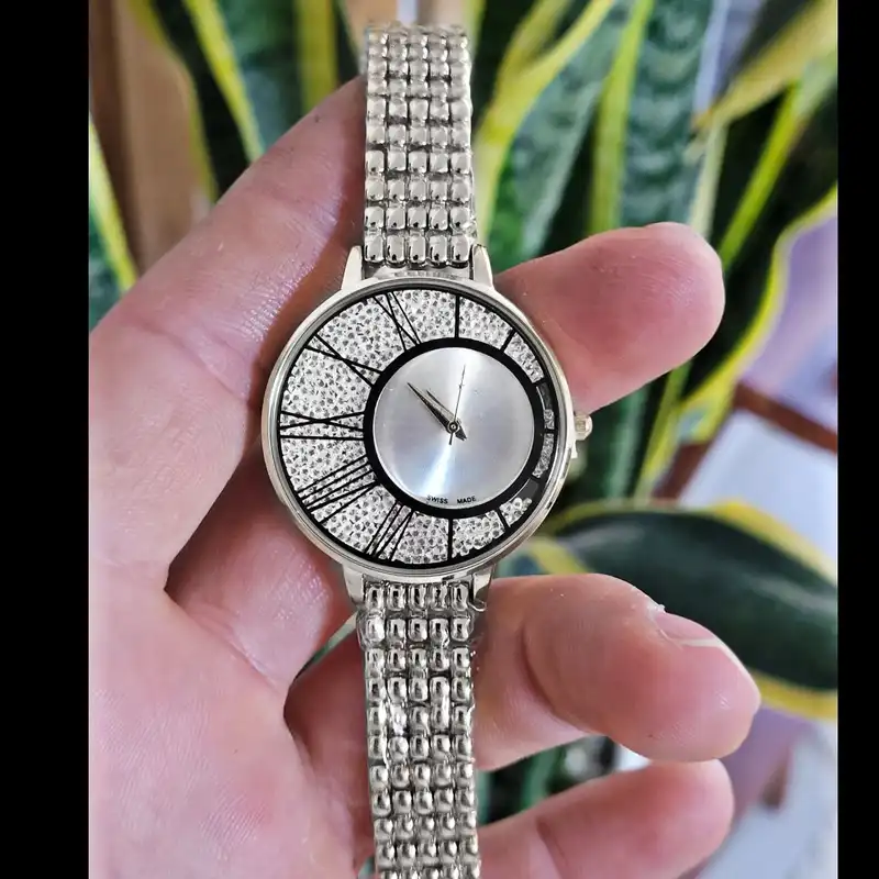 ساعت مچی عقربه ای زنانه مدل Svr03