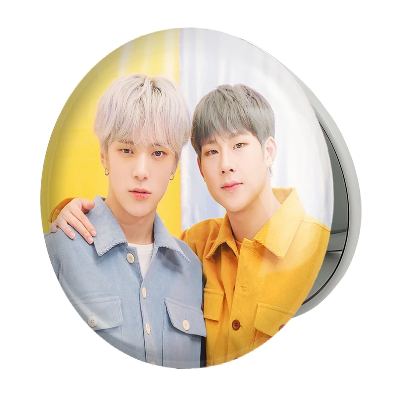 آینه جیبی خندالو طرح گروه مانستا اکس Monsta X مدل تاشو کد 21198 