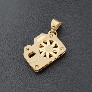 آویز گردنبند طلا 18 عیار زنانه سین سان مدل دوربین عکاسی SN60D