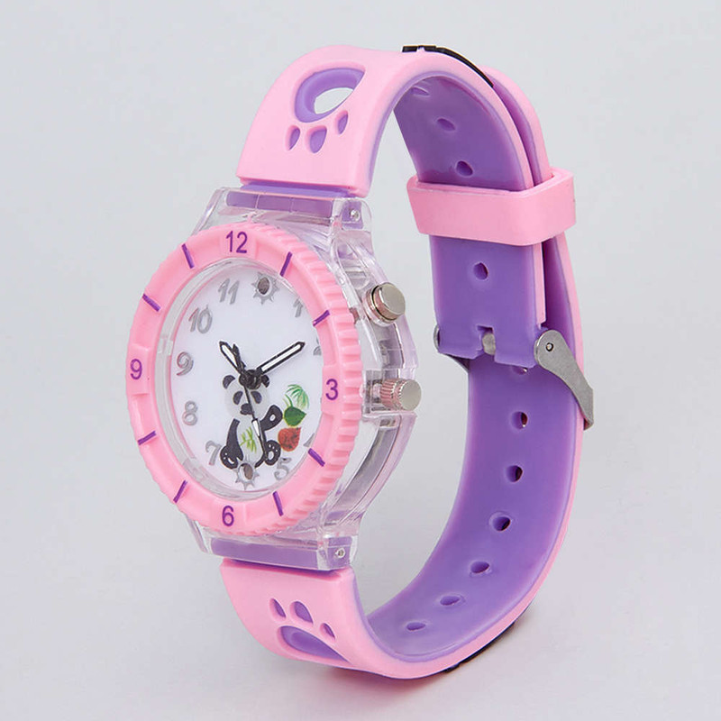 ساعت مچی عقربه ای بچکانه مدل چراغ دار عروسکي طرح پاندا