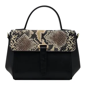 کیف دوشی زنانه مدل هیرا چرم طبیعی کد A_240 