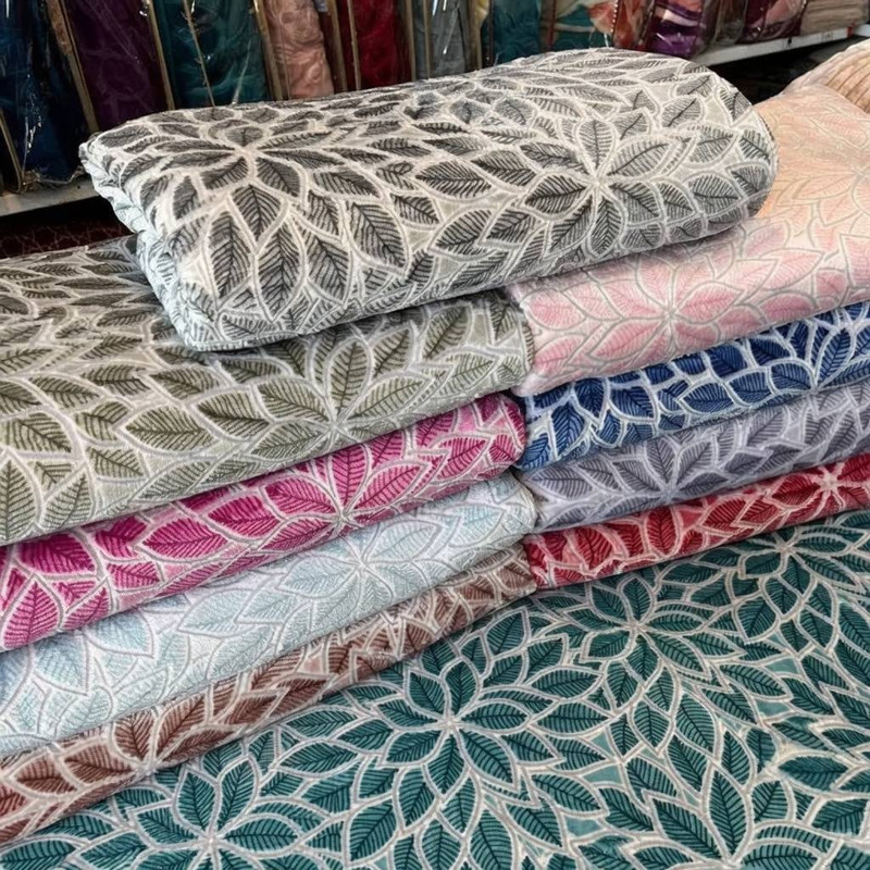 پتو مسافرتی 2 نفره طرح برگ سه بعدی سایز 220x200 سانتی‌متر