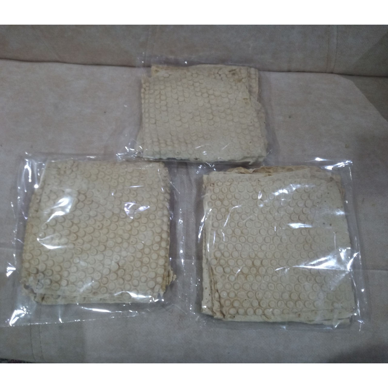 نان سنتی تهیه شده از گندم وحشی - 1000 گرم