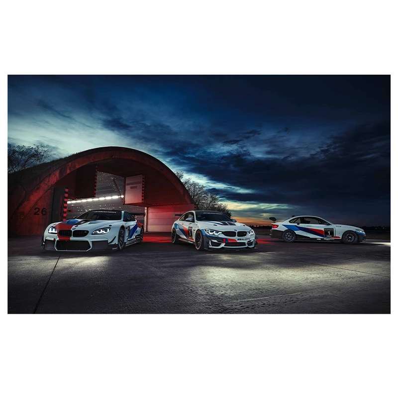 فرش پارچه‌ای مدل فرشینه طرح ماشین مسابقه مدل BMW کد AR3060258