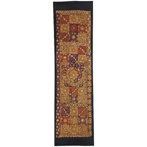 رومیزی سوزن دوزی کد SOOZRA107