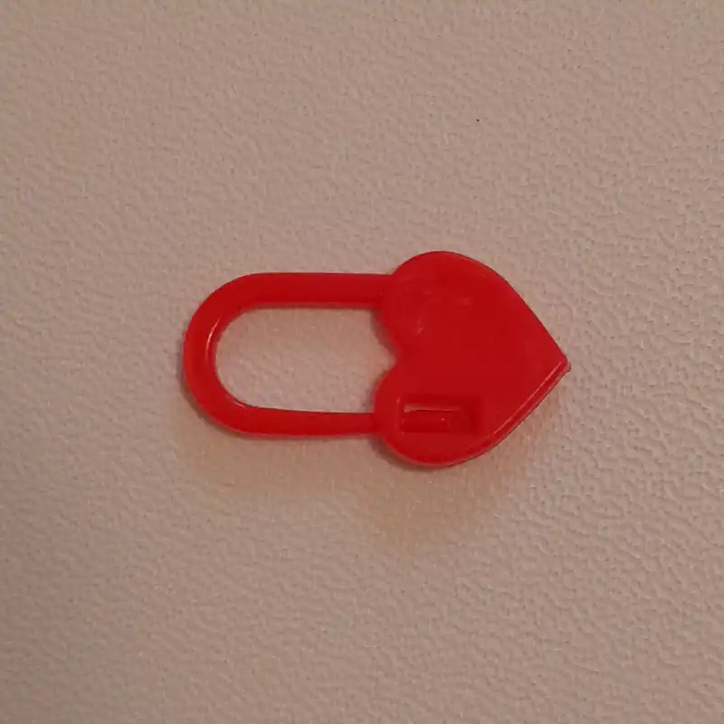 سنجاق قفلی مدل قلب بسته 10 عددی