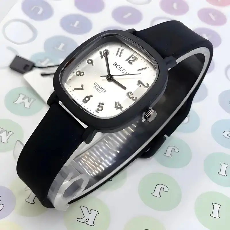 ساعت مچی عقربه ای بولون مدل بند پیو ضد آلرژی شیشه تراش 2