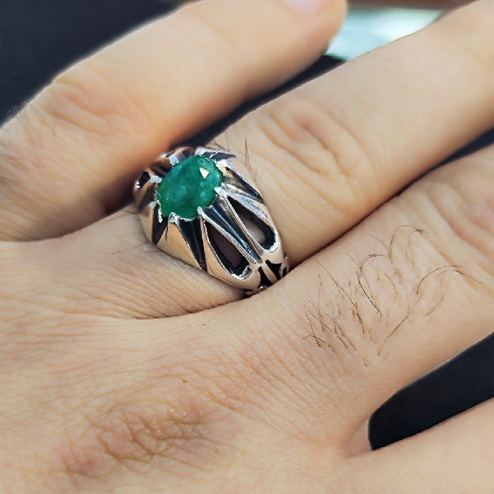 انگشتر نقره مردانه مدل سنگ زمرد آفریقایی کد 39 انگشتر نقره مردانه مدل سنگ زمرد آفریقایی کد 39