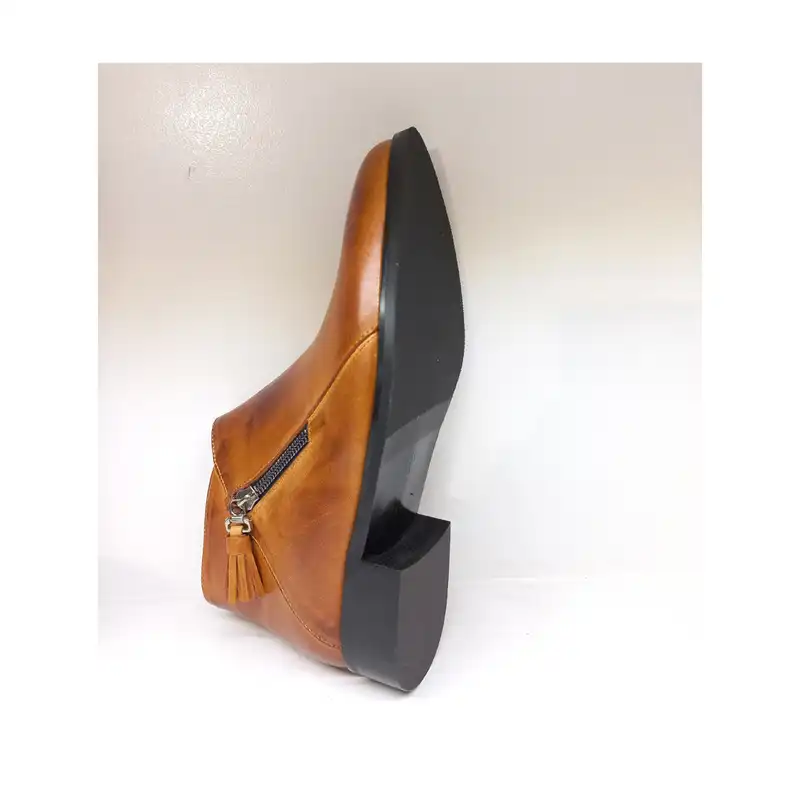 نیم بوت زنانه سرزمین چرم کد 145323 رنگ عسلی