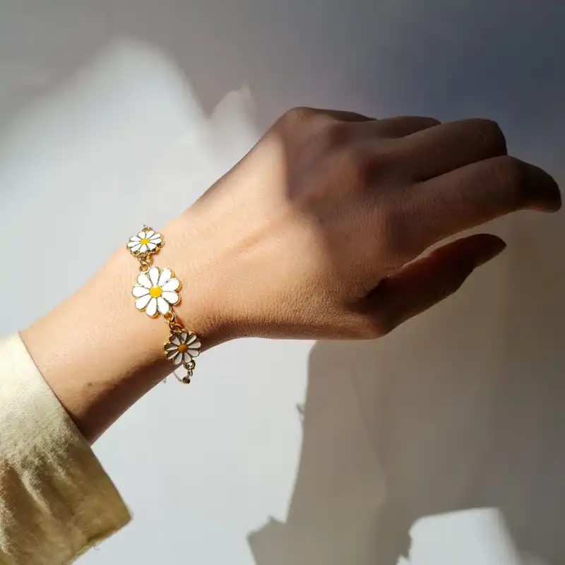 دستبند زنانه مدل بابونه