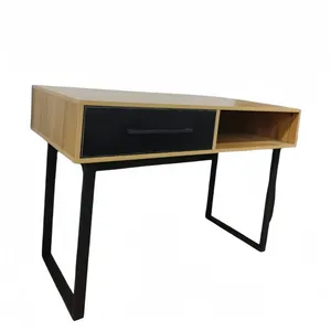 میز تحریر مدل verto