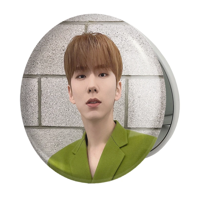 آینه جیبی خندالو طرح کیهیون گروه مانستا اکس MONSTA X مدل تاشو کد 21158 