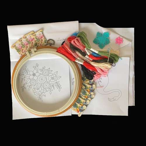 بسته آموزش گلدوزی مدل گلها و فلامینگو کد 6 مجموعه 40 عددی