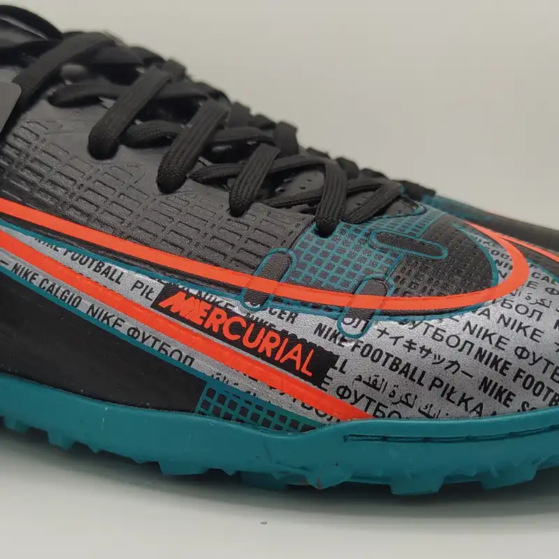 کفش فوتبال مدل یاس 2022 رنگ مشکی