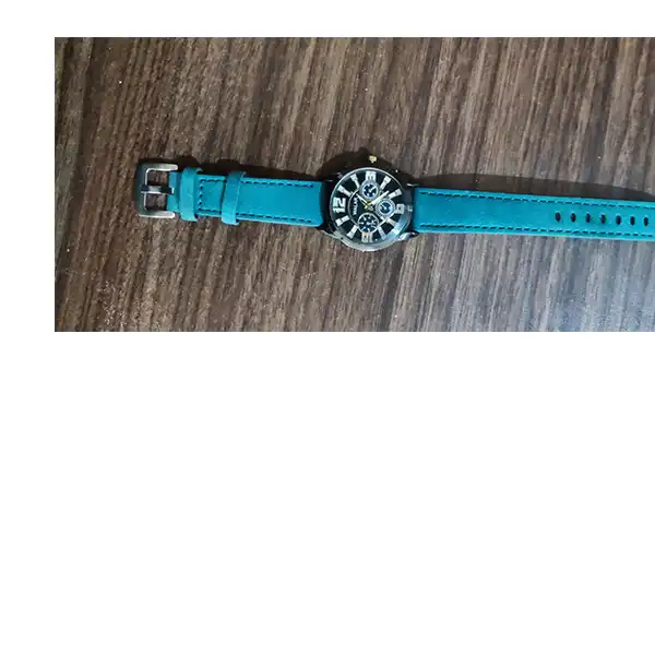 ساعت مچی عقربه ای والار مدل  AQ300