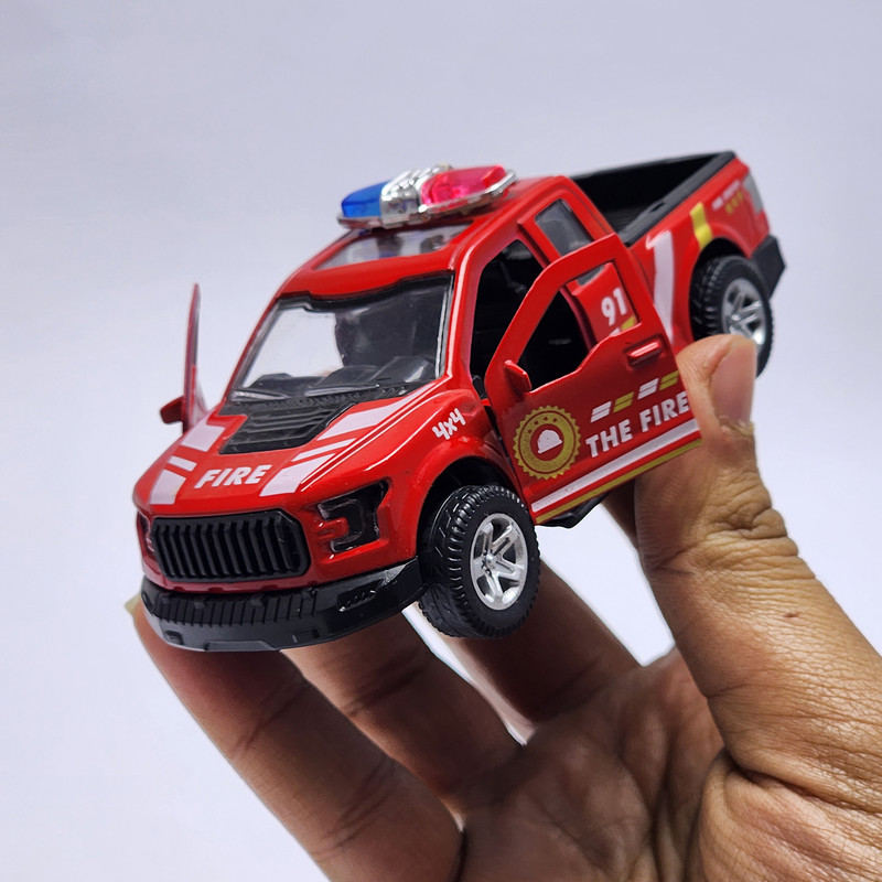 ماشین بازی مدل عقبکش فورد پیکاپ پلیس