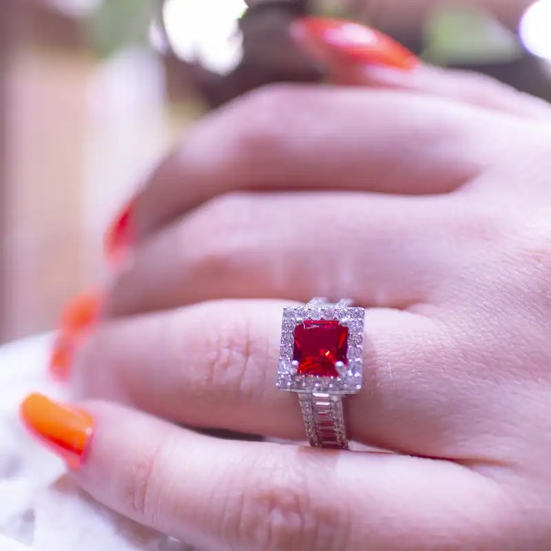 انگشتر نقره زنانه مدل یاقوت AVN-R124