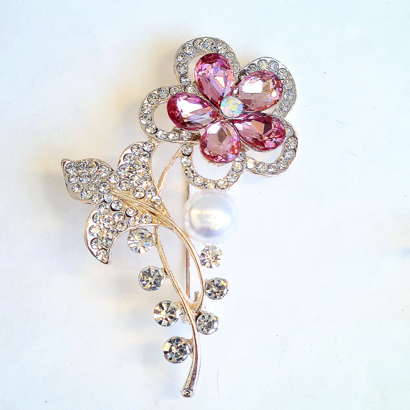 گل سینه زنانه مدل گل کریستالی کد 9000 brg