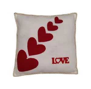 کوسن مدل LOVE کد 010