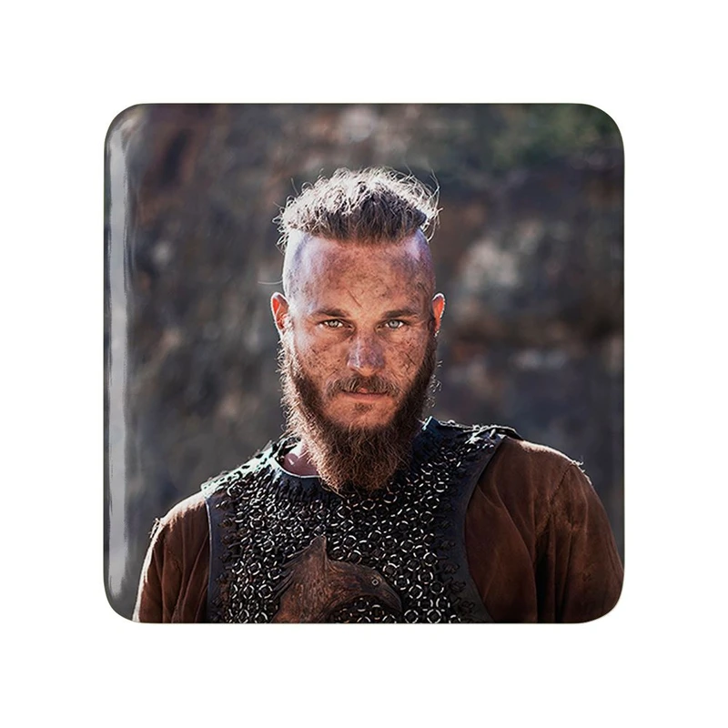 مگنت خندالو مدل رگنار سریال وایکینگ ها Vikings کد 29118