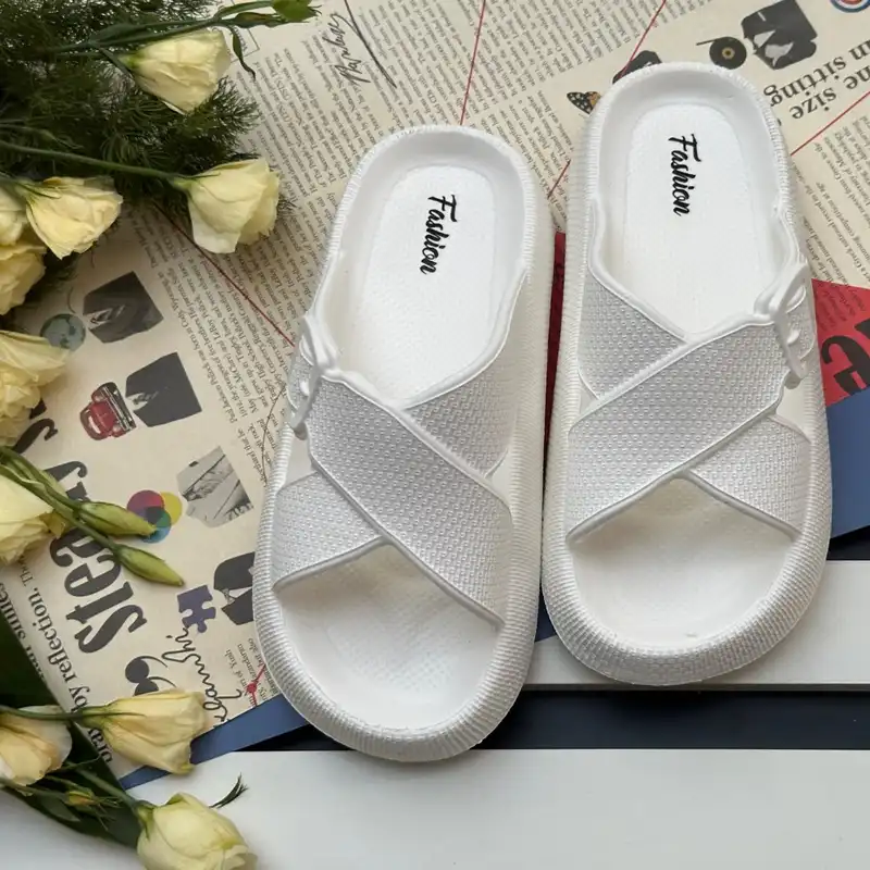 دمپایی زنانه پاپا کد WH