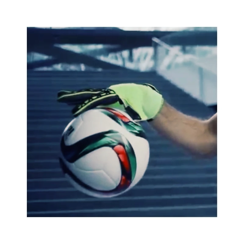 عکس شماره 4 : اسپری چسبندگی دستکش دروازه بانی مردانه مدل 02