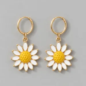 گوشواره دخترانه مدل بابونه حلقه ای کد bab2