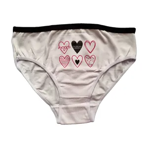 شورت زنانه مدل قلبی