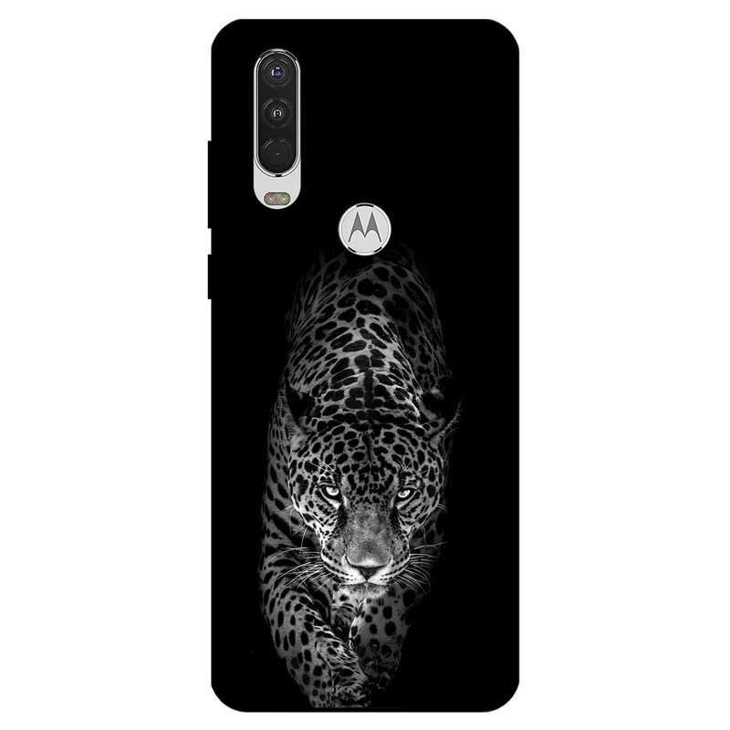 کاور مگافون طرح پلنگ مدل 1879 مناسب برای گوشی موبایل موتورولا Moto One Action