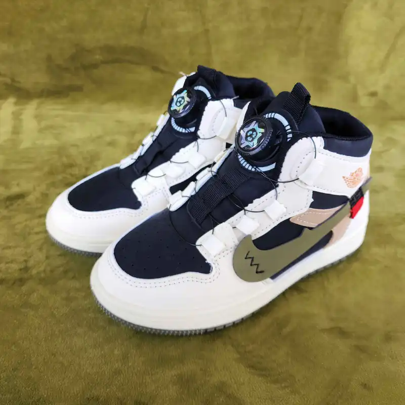 کفش مخصوص پیاده روی مدل NiQ-J1ZipQ-GreeQ-102024