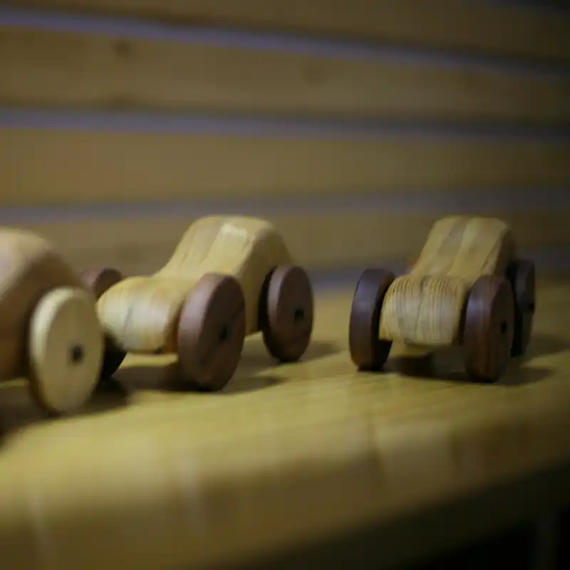 اسباب بازی چوبی مدل ماشین