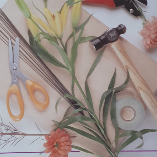 كتاب Flower Arranging اثر Jane Newdick انتشارات CLB كتاب Flower Arranging اثر Jane Newdick انتشارات CLB