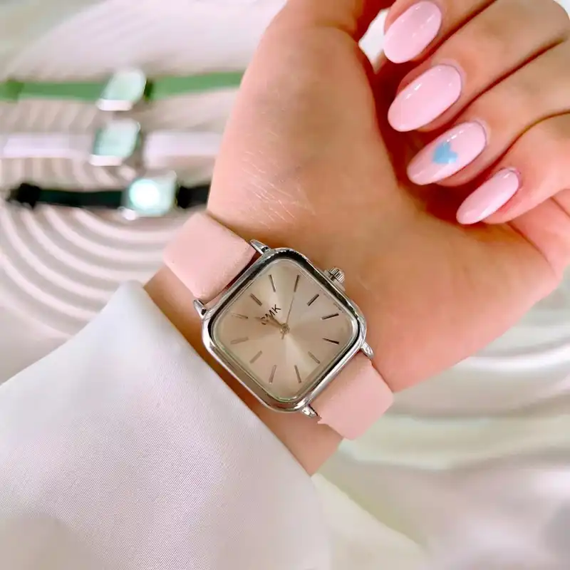 ساعت مچی عقربه ای زنانه سی ام کا مدل کلاسیک بند چرم کد 03