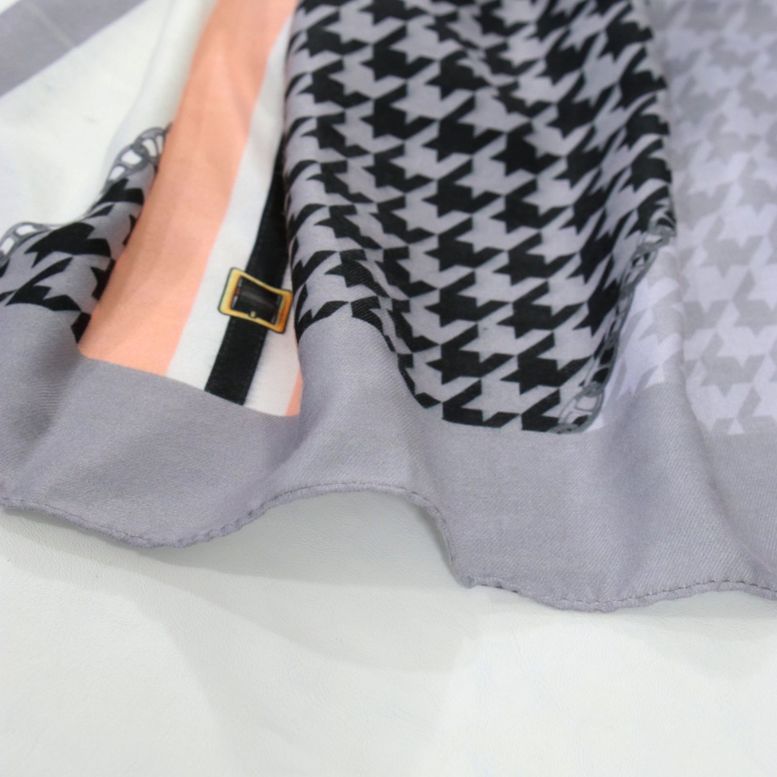 شال زنانه مدل موهر طرح پیچازی کد 2762 - - 27